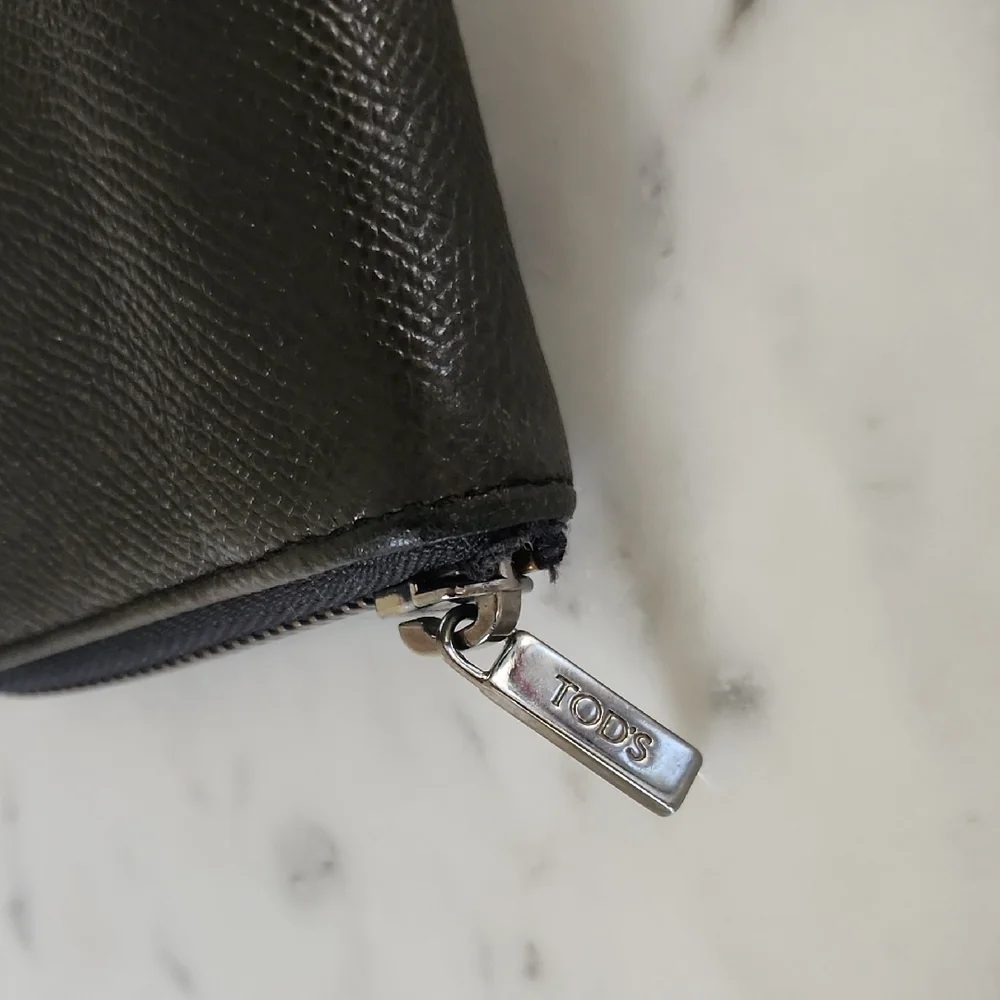 Tod's Long Zip Wallet With Pinstripe. Excellent Condition! Unisexy!